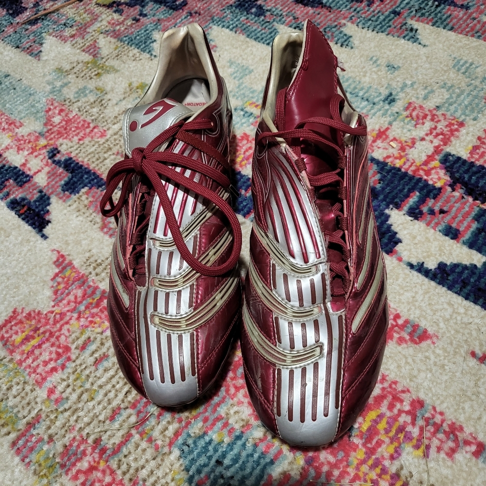 Adidas predator soccer cleats maroon size 10